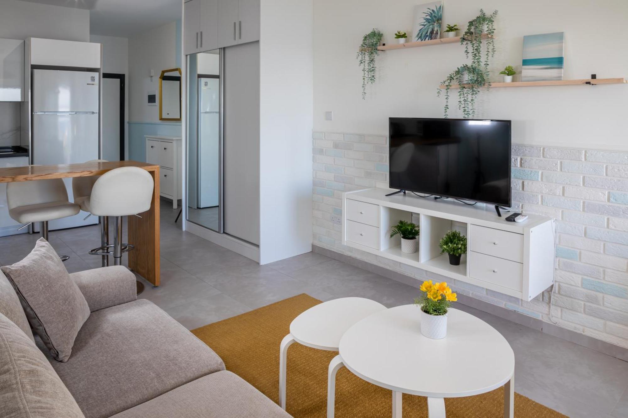 Caesar Blue Seaside Luxury Apartments Gastria Ngoại thất bức ảnh