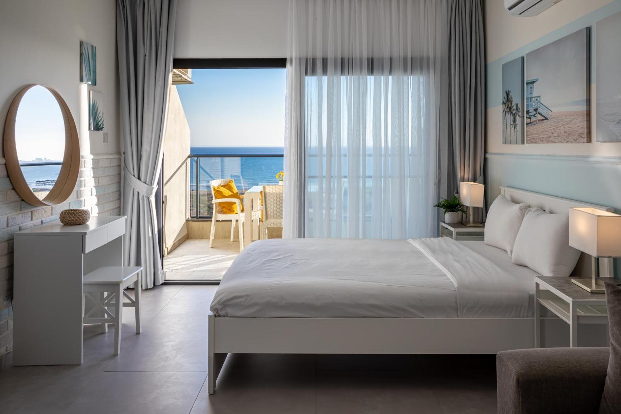 Caesar Blue Seaside Luxury Apartments Gastria Ngoại thất bức ảnh