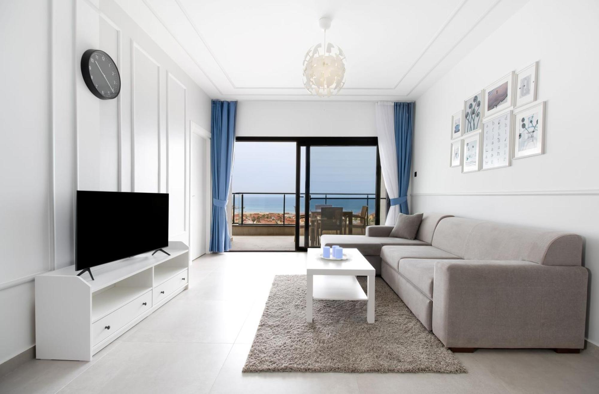 Caesar Blue Seaside Luxury Apartments Gastria Ngoại thất bức ảnh