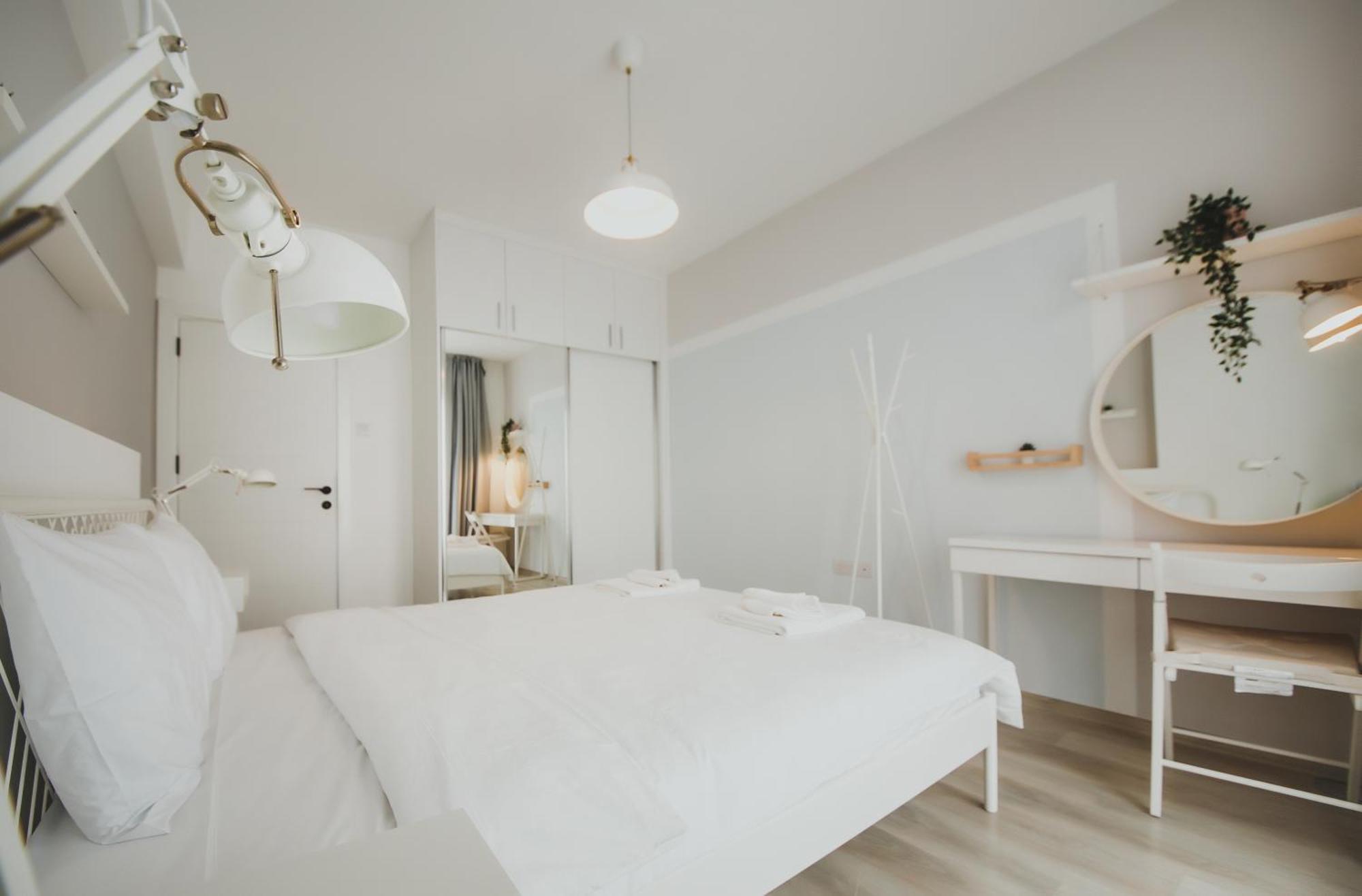 Caesar Blue Seaside Luxury Apartments Gastria Ngoại thất bức ảnh